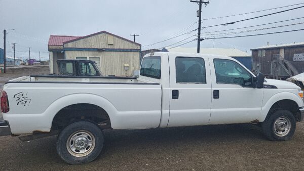 2015 Ford F350 Passenger Side View